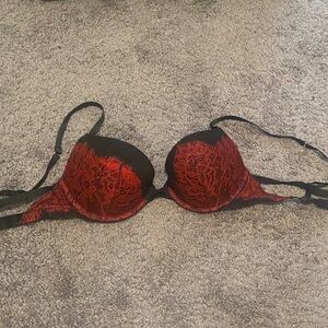 Victoria's Secret Black & Red Lace Push-Up Bra